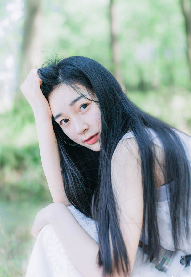 友情是两心相交，友情是不求回报，友情是没有烦恼，友情是温暖拥抱，友情是相伴到老。友情是你我快乐的微笑！